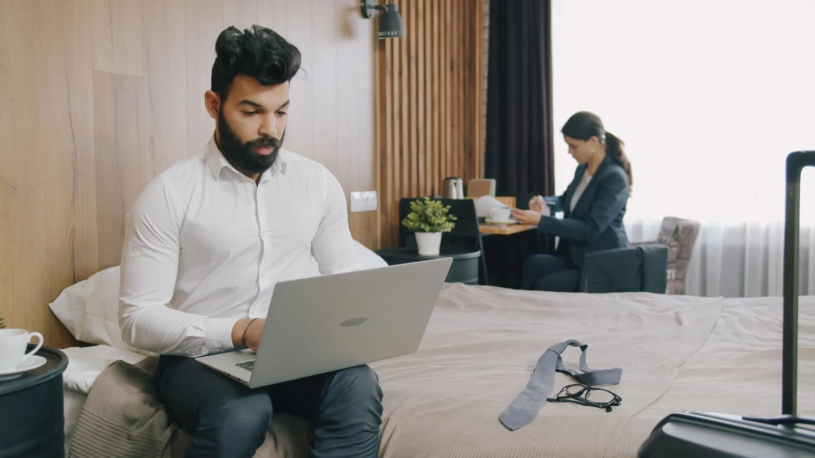 how to book a hotel room online