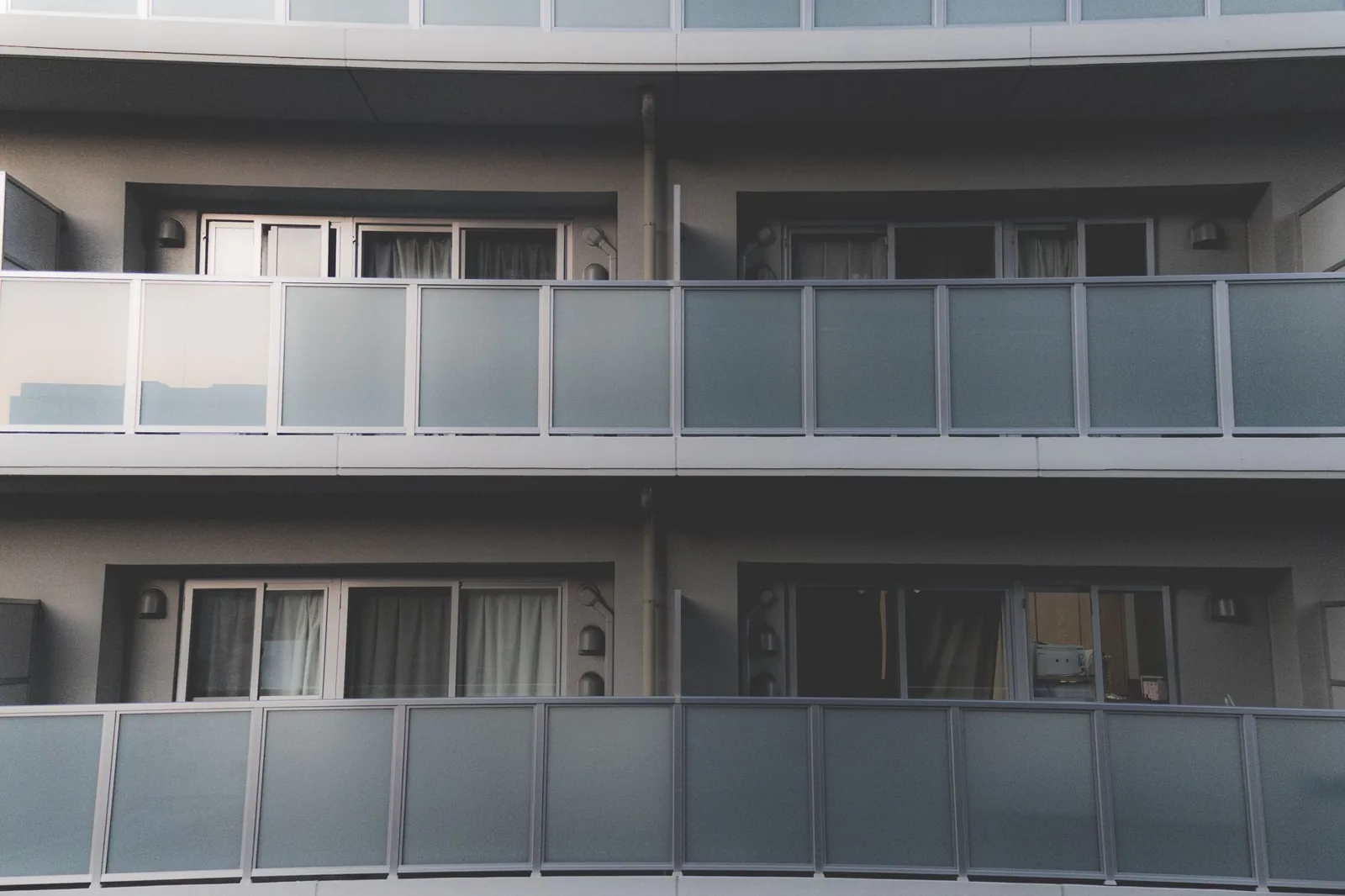 condo rental vs hotel cost