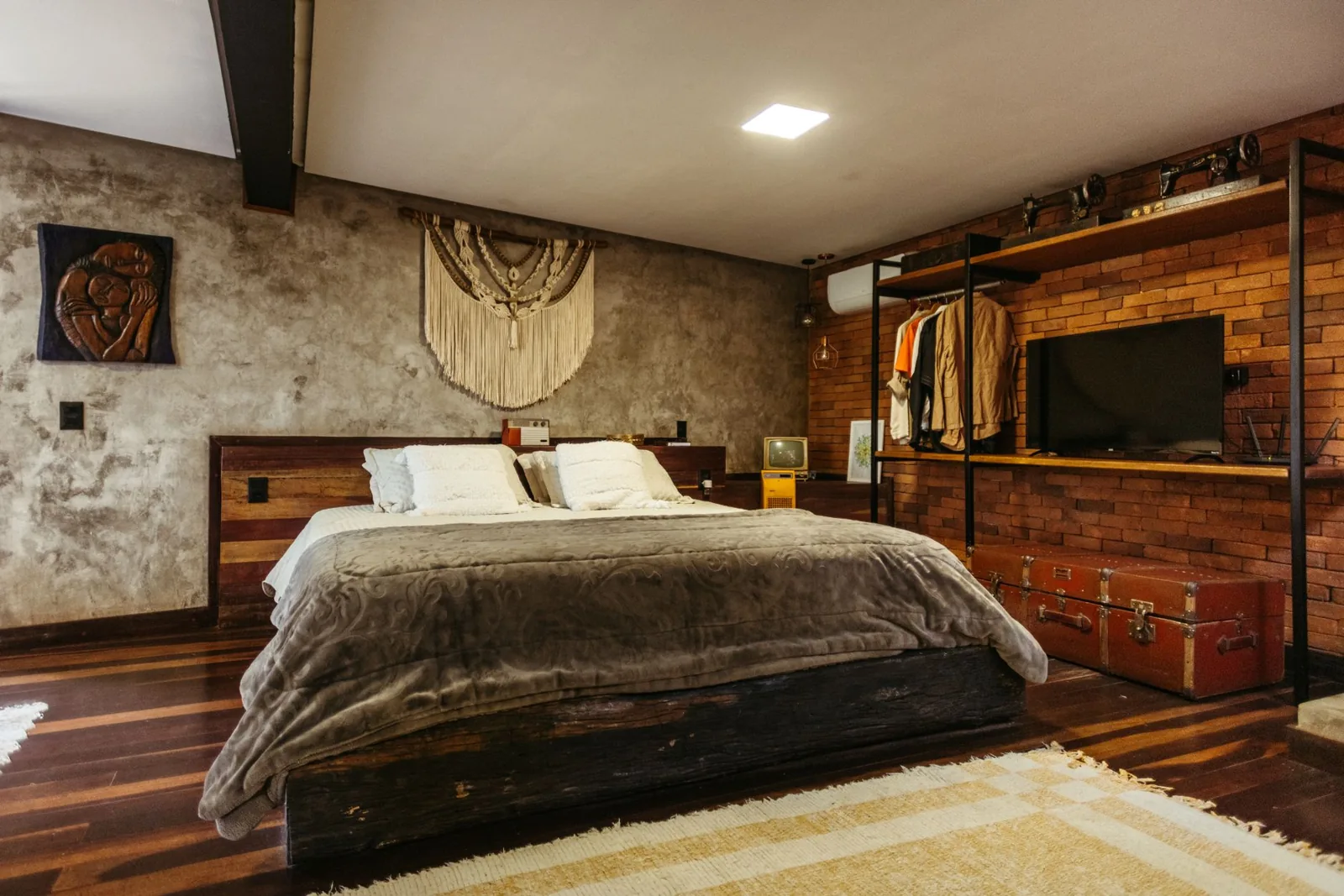 When to choose Airbnb over hotel for a group stay with a full kitchen and living space