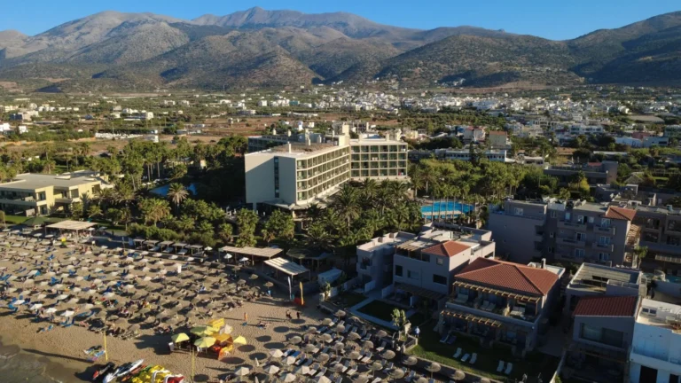 How Far in Advance to Book a Hotel (And When to Wait)